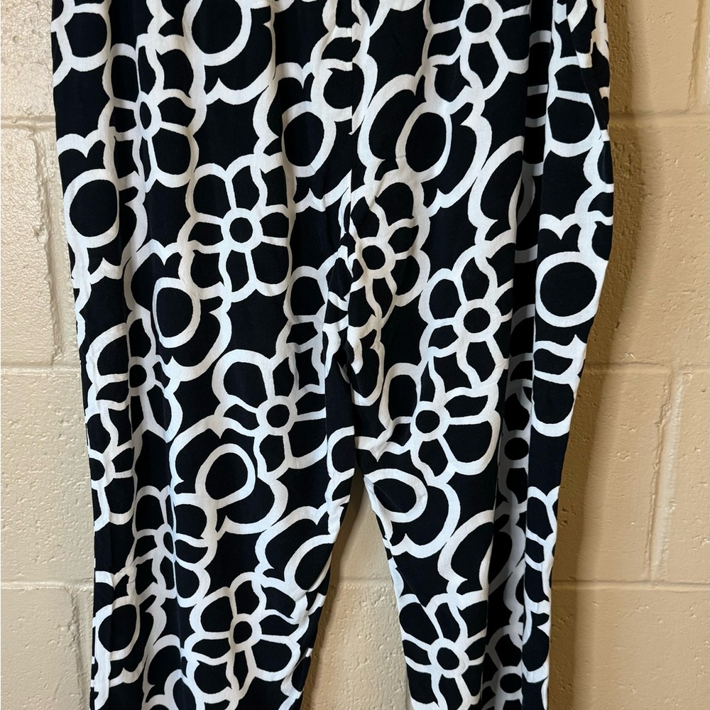 Natori Black and White Floral Print Pajama Pants Size XL, 100% Rayon - Picture 3 of 9